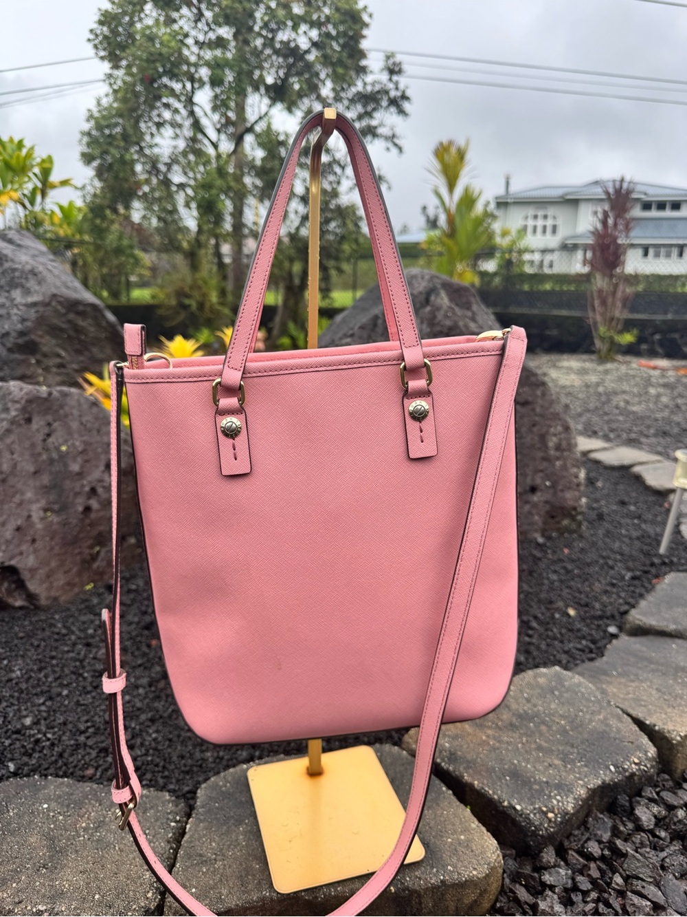 Henri Bendel Pink Saffiano Leather Tote Crossbody Bag Gold Hardware - Picture 3 of 11